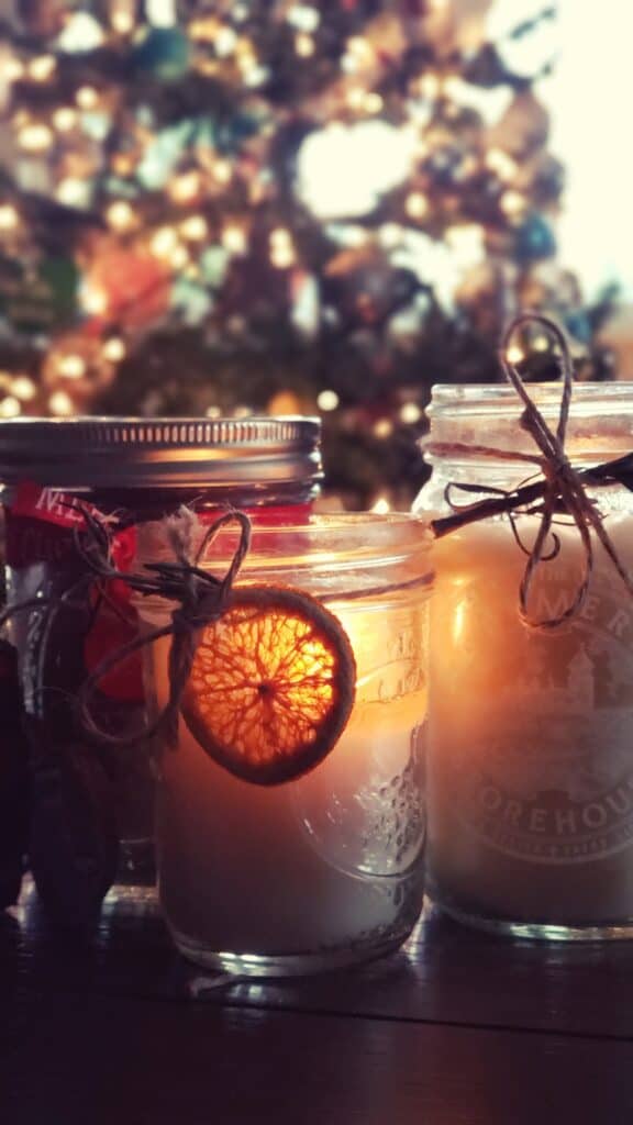 doy candles with dried oranges and rosemary, homemade Christmas gifts